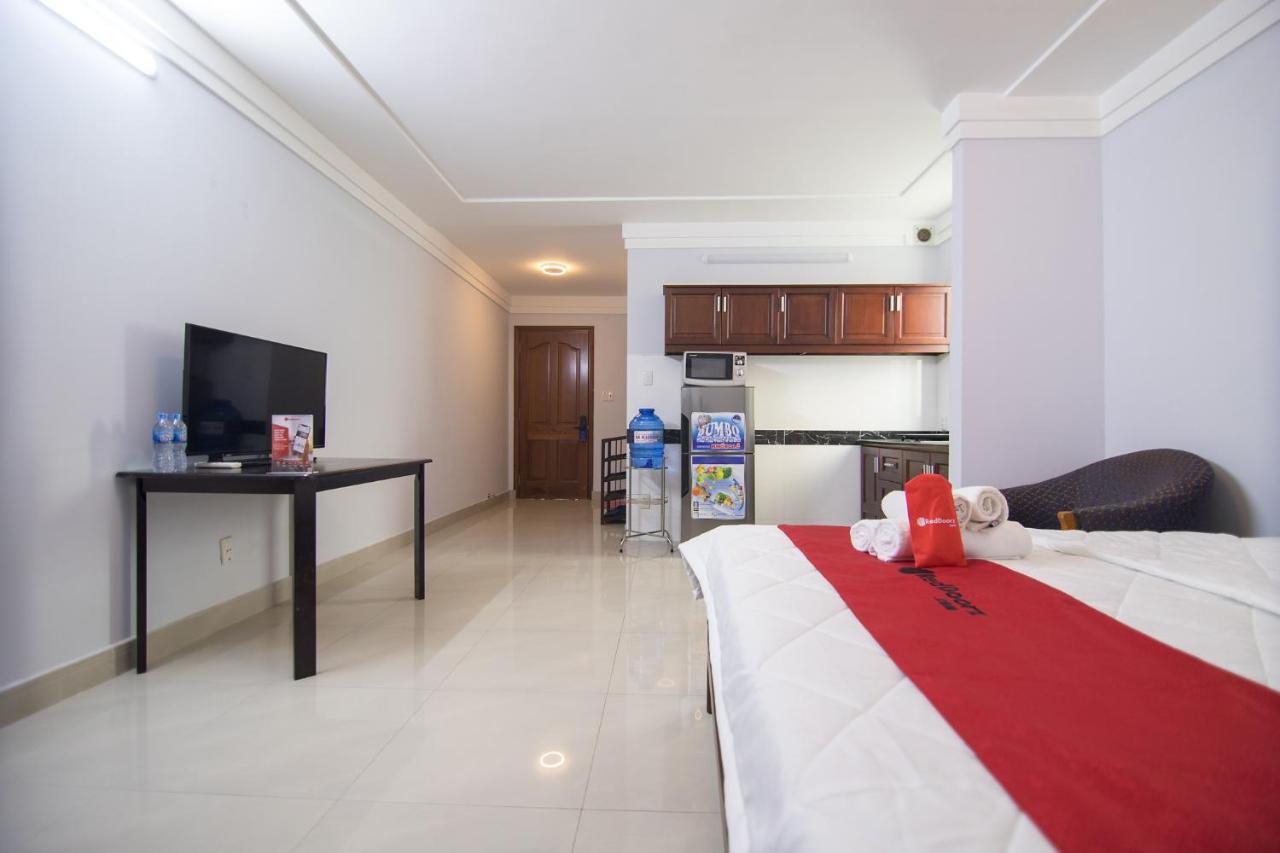 Reddoorz Near Hoa Lu Stadium Ho Chi Minh City Exterior photo
